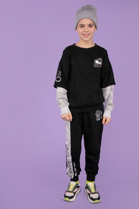 Sweatpants black with inscriptions and drawstring waist in REGULAR cut