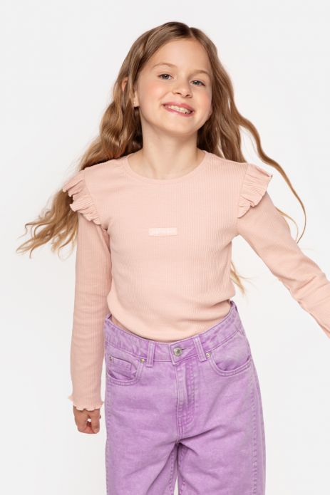 T-shirt with long sleeves powder pink with frills on the shoulders