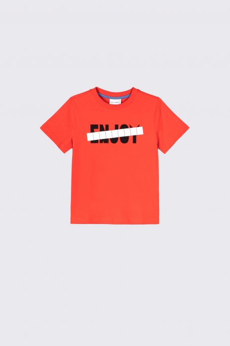 T-shirt with short sleeves red with an inscription