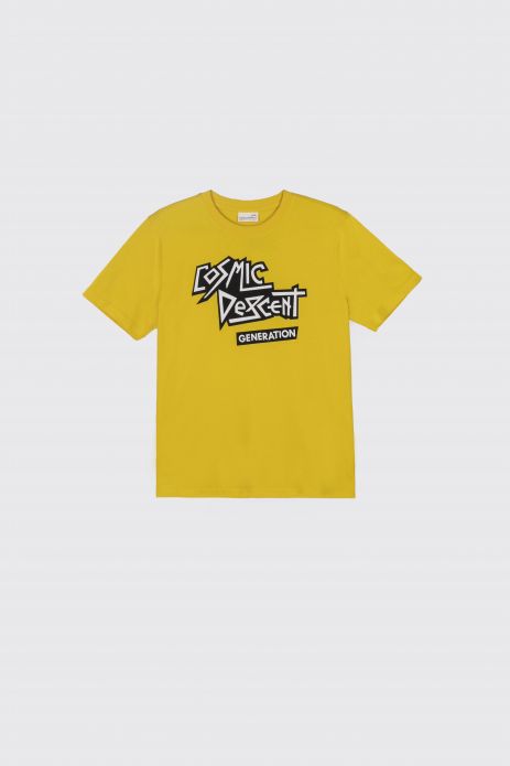 T-shirt with short sleeves yellow with an inscription on the front
